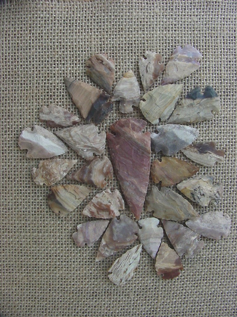 25 pc arrowheads 1 spearhead stone reproduction collection kc33