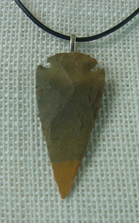 2.38" arrowhead necklace reproduction beautiful replica na69