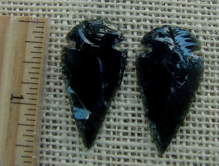Pair of obsidian arrowheads for making custom jewelry ae135