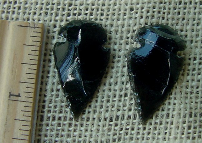 Pair of obsidian arrowheads for making custom jewelry ae157