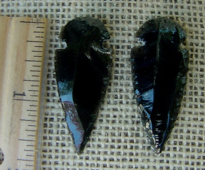 Pair of obsidian arrowheads for making custom jewelry ae158