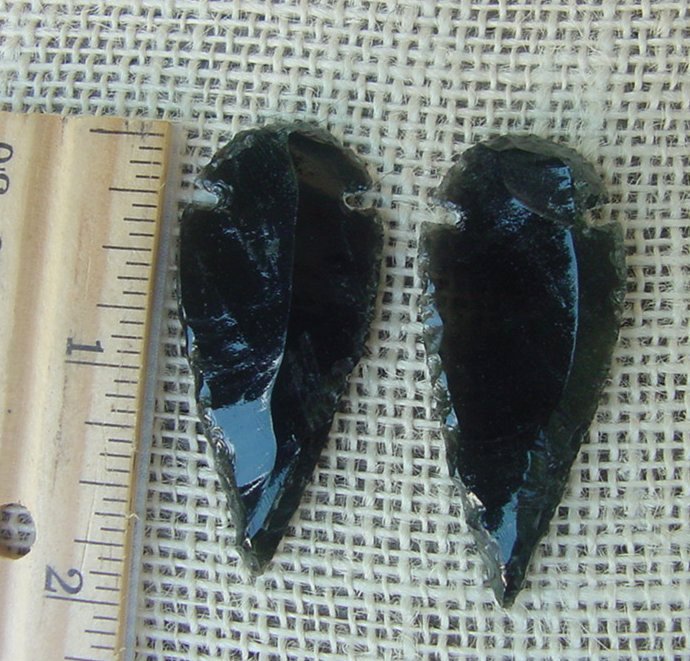 Pair of obsidian arrowheads for making custom jewelry ae167