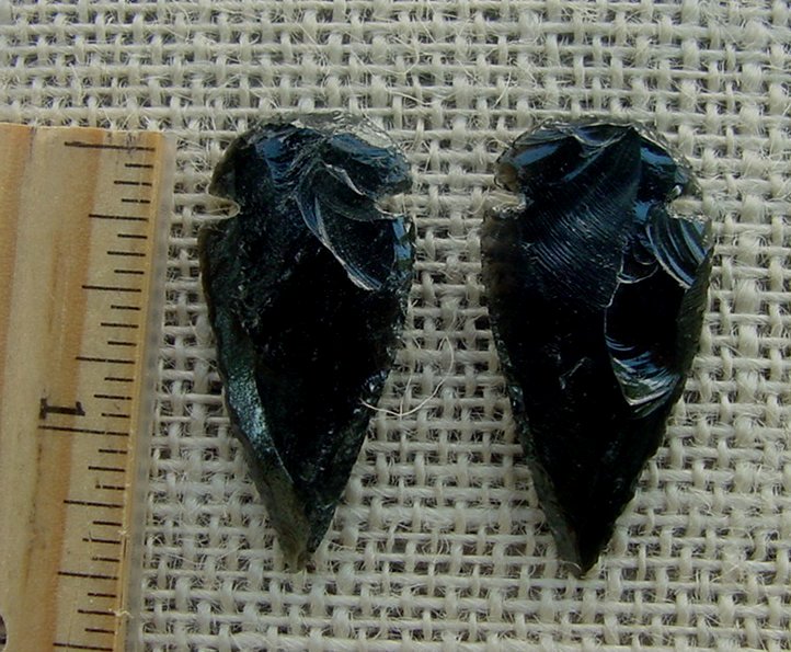 Pair of obsidian arrowheads for making custom jewelry ae180