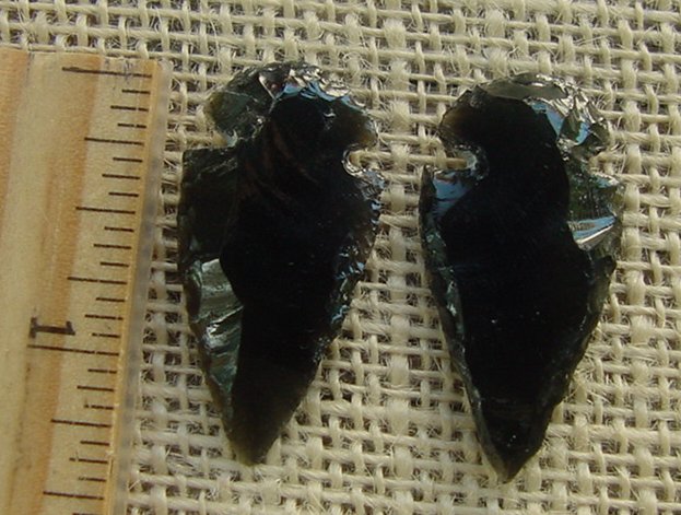 Pair of obsidian arrowheads for making custom jewelry ae217