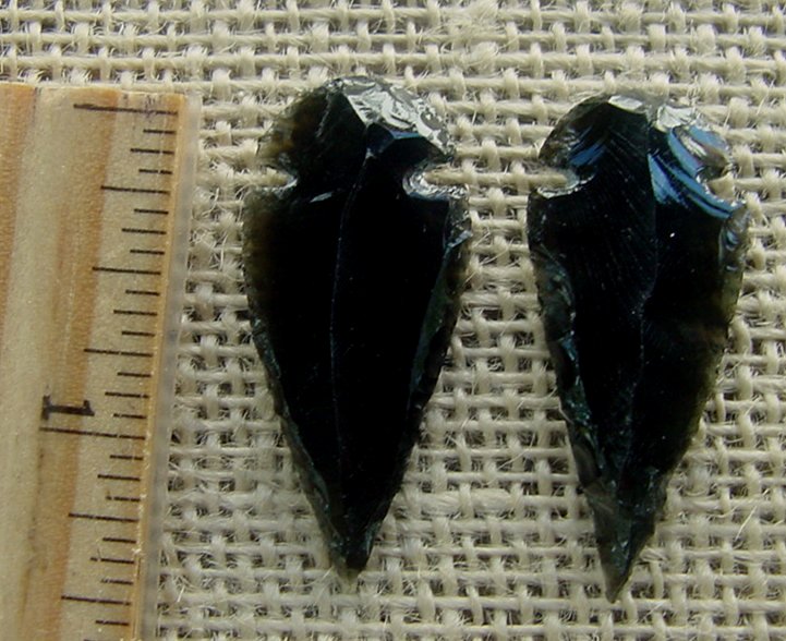 Pair of obsidian arrowheads for making custom jewelry ae222