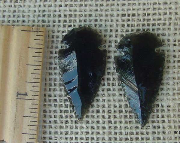 Pair of obsidian arrowheads for making custom jewelry ae252