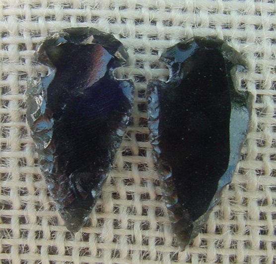 1 pair arrowheads for earrings black obsidian replica obe59