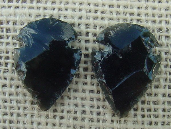 1 pair arrowheads for earrings black obsidian replica obe62