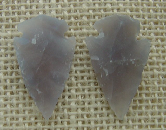 1 pair arrowheads for earrings light stone replica points ae50