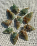 10 Green & multi color reproduction arrowheads ks604